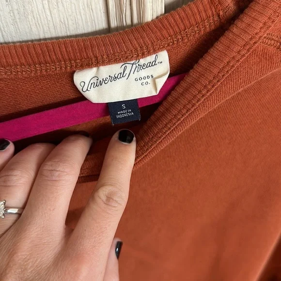 Universal Thread - Picture 2 of 2